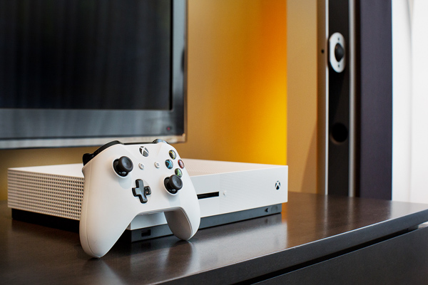 مایکروسافت از کنسول Xbox One S رونمایی کرد